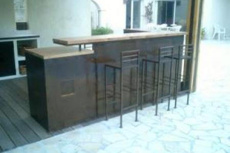 Création de chaise et tabourets de bar en fer forgé à Nîmes