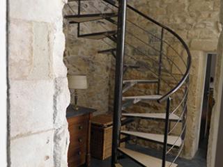 Création d'escalier en métal en colimaçon - Centre-ville de Nîmes (30)