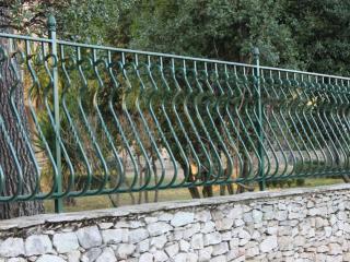 Fabrication de grille de clôture en fer forgé à Nîmes (30)
