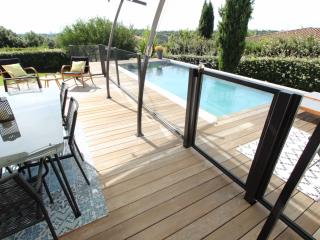 Fabrication d'une rampe en fer et verre pour protection de piscine à Montpellier (34)