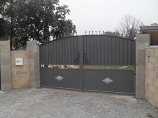 Création d'un portail en ferronnerie pour une villa de Manduel (30)