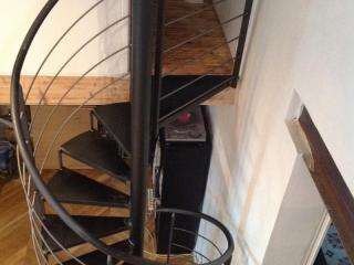 Création d'escalier en acier avec marche en tôle à Montpellier (34)