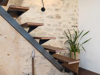 Conception d'escalier métallique brut vernis à Nîmes (30)